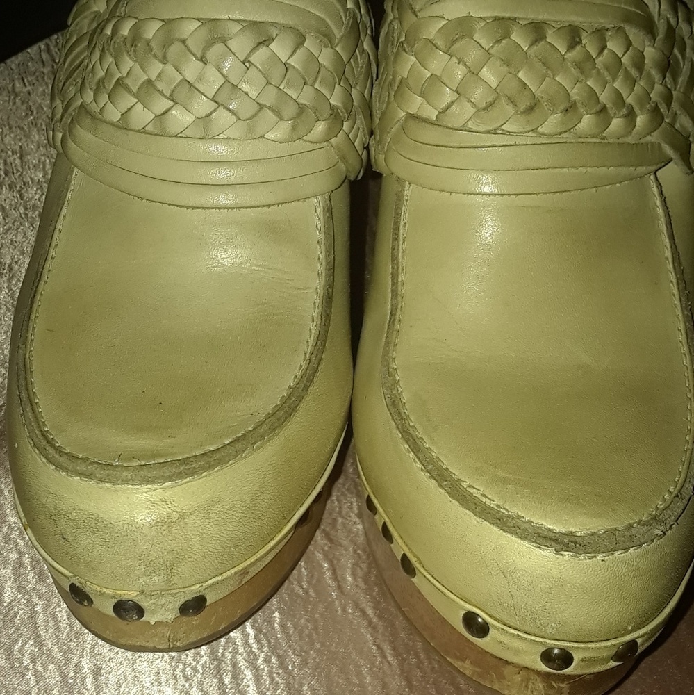 Frye Beige/Cream Leather Wood Clogs